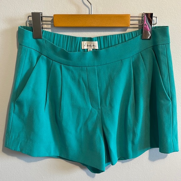 Babaton Shorts - Picture 2 of 5